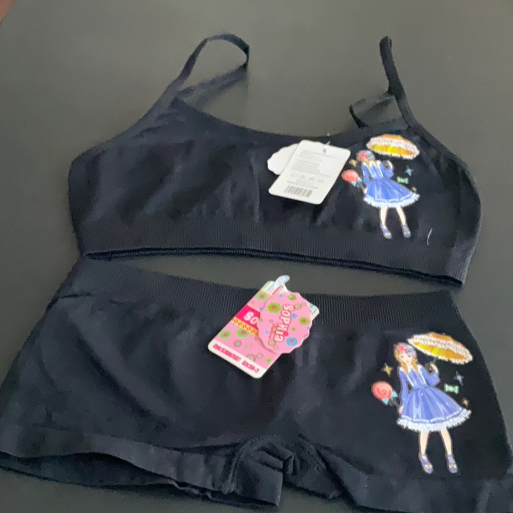 🌺$3.00 final price-Sophia T-Strap Kids Matching Set
